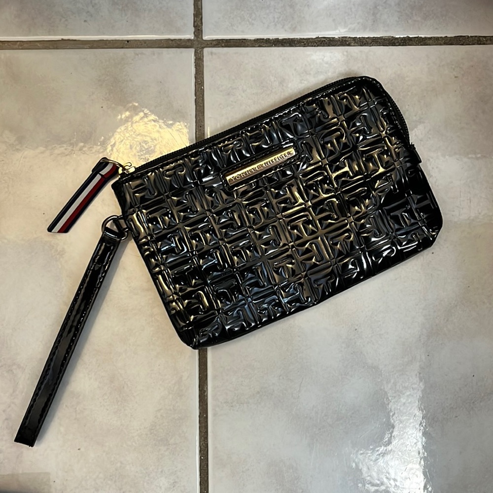 Tommy Hilfiger Wristlet Wallet Bag